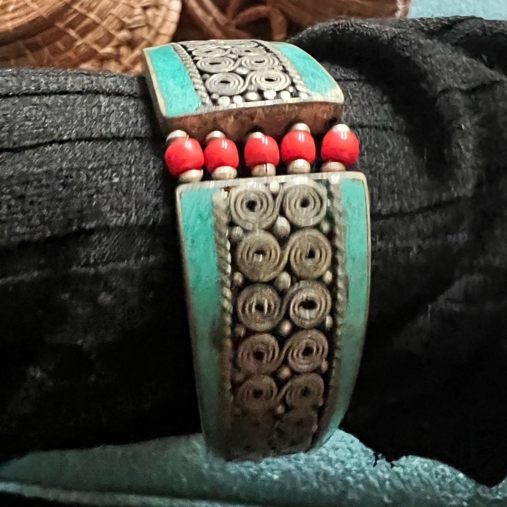 Coral and turquoise bracelet - Picture 2 of 4